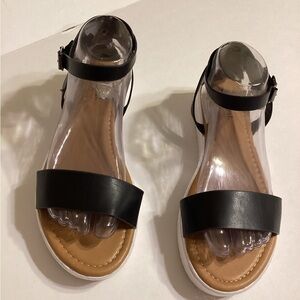 Natural Women’s Sandals Size 9
